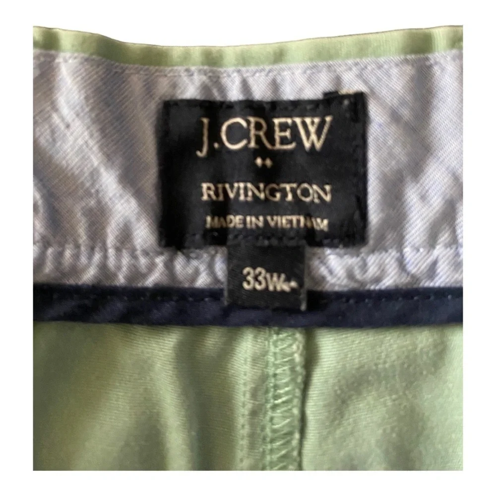 J. CREW-MENS LIGHT GREEN SHORTS-SIZE 33